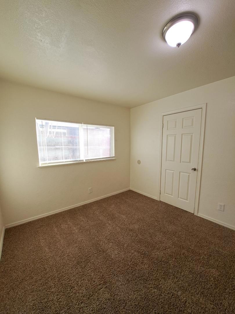 2221 S Poppy Ave, Fresno, CA 93706