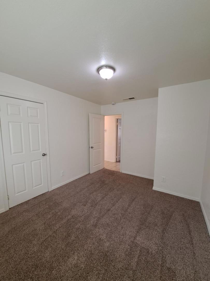 2221 S Poppy Ave, Fresno, CA 93706