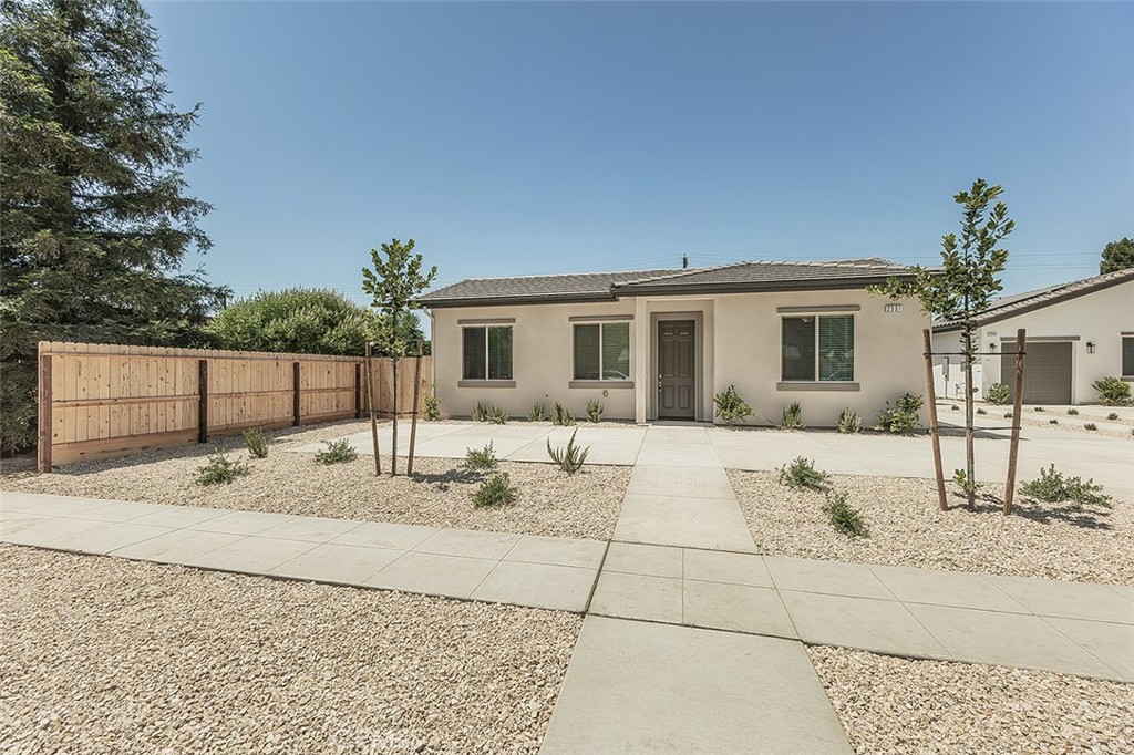 2365 N Arthur Ave, Fresno, CA 93705