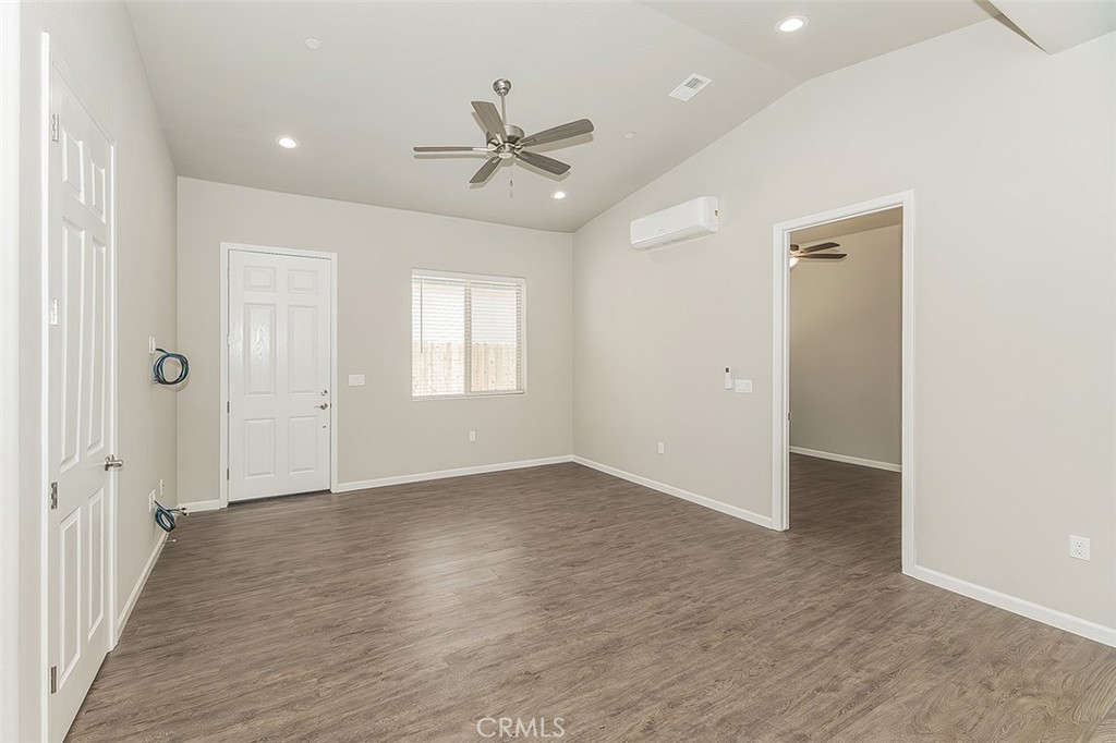 2365 N Arthur Ave, Fresno, CA 93705