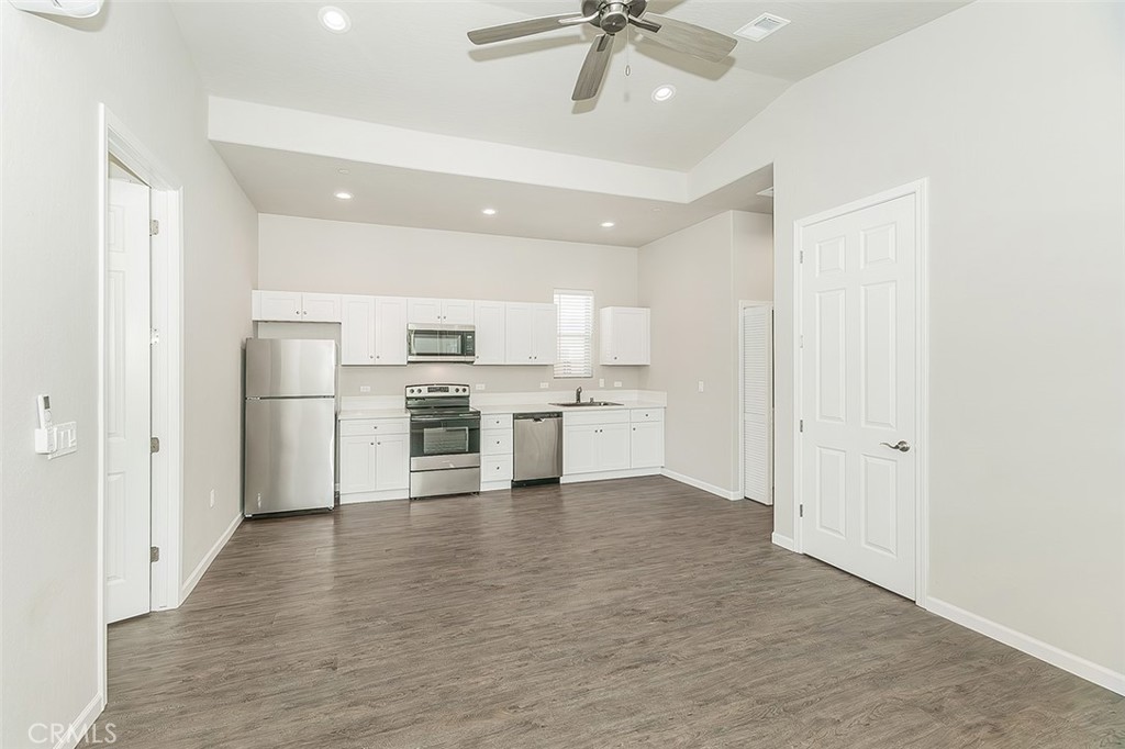 2365 N Arthur Ave, Fresno, CA 93705