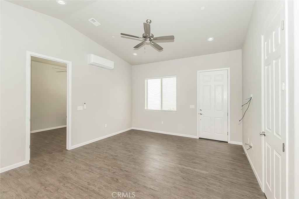 2365 N Arthur Ave, Fresno, CA 93705