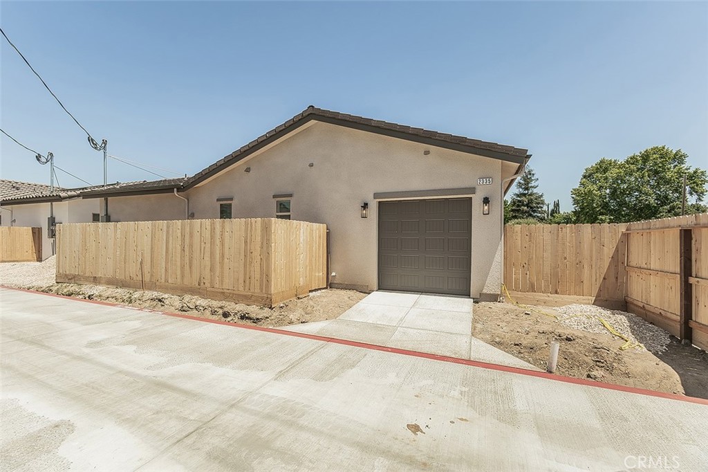 2365 N Arthur Ave, Fresno, CA 93705