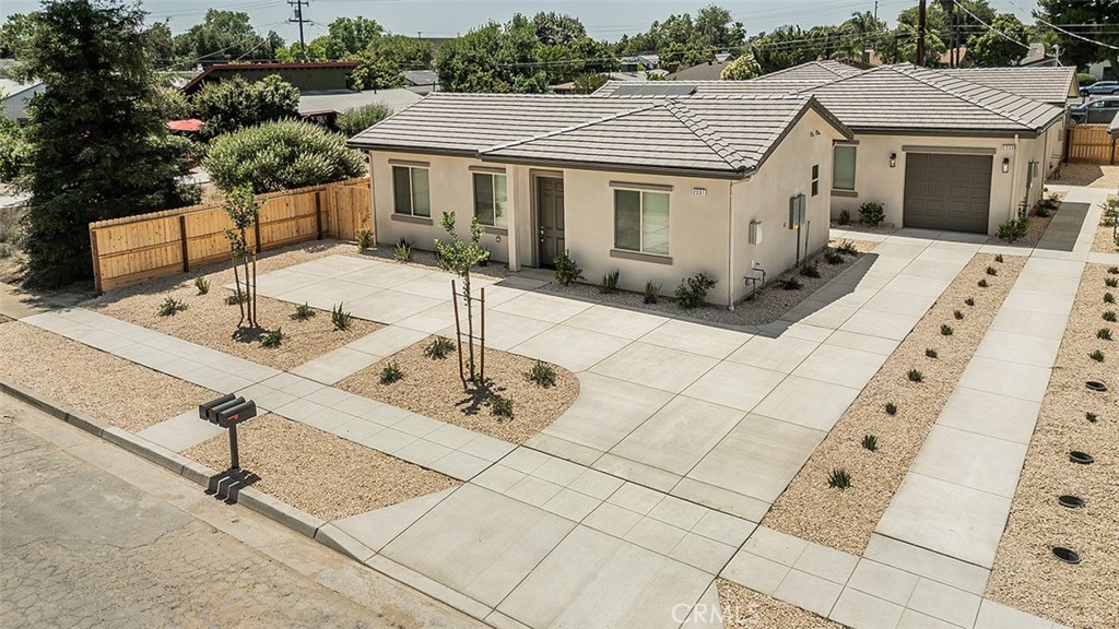 2365 N Arthur Ave, Fresno, CA 93705