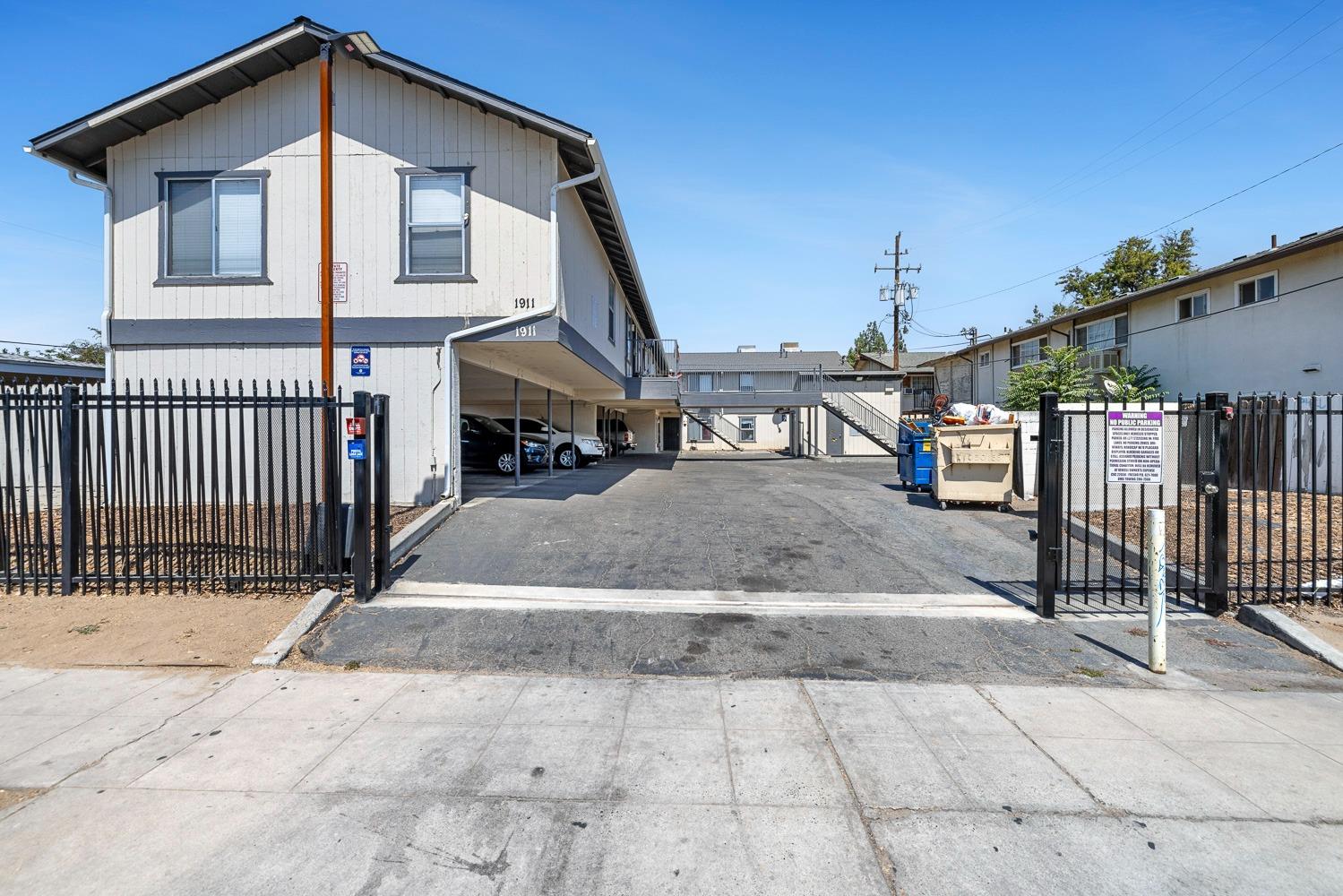 1911 E Saginaw Way, Fresno, CA 93726