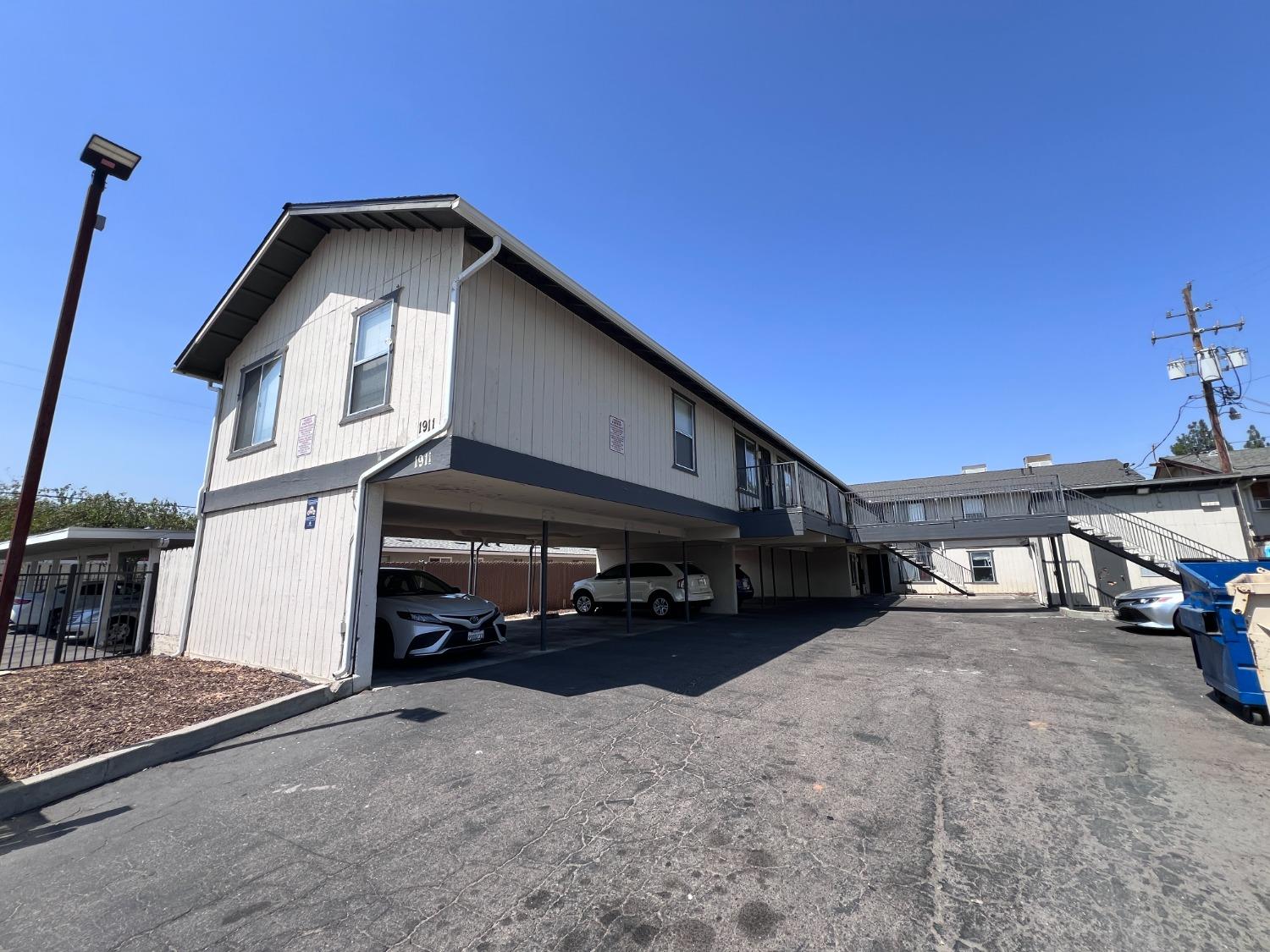 1911 E Saginaw Way, Fresno, CA 93726