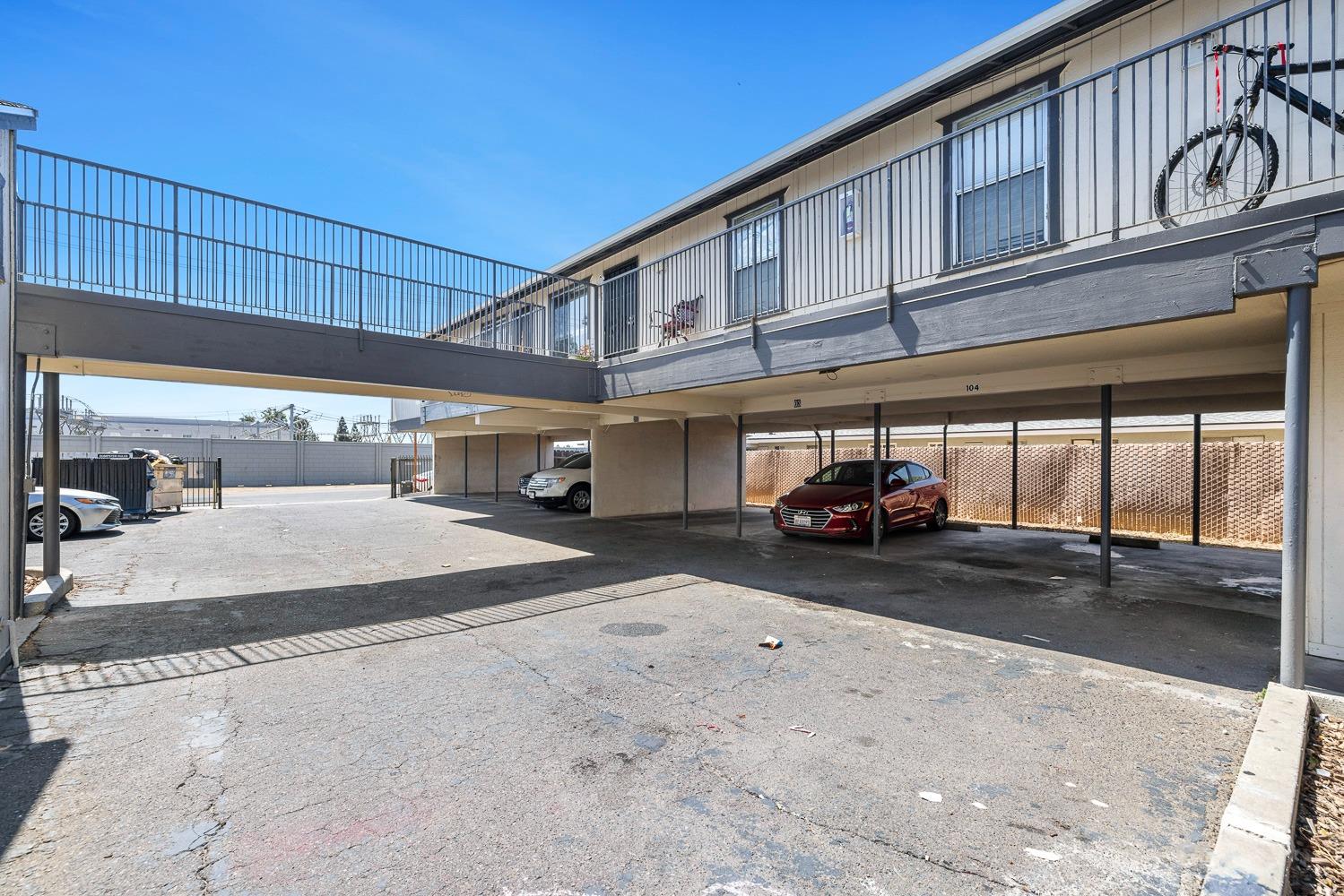 1911 E Saginaw Way, Fresno, CA 93726