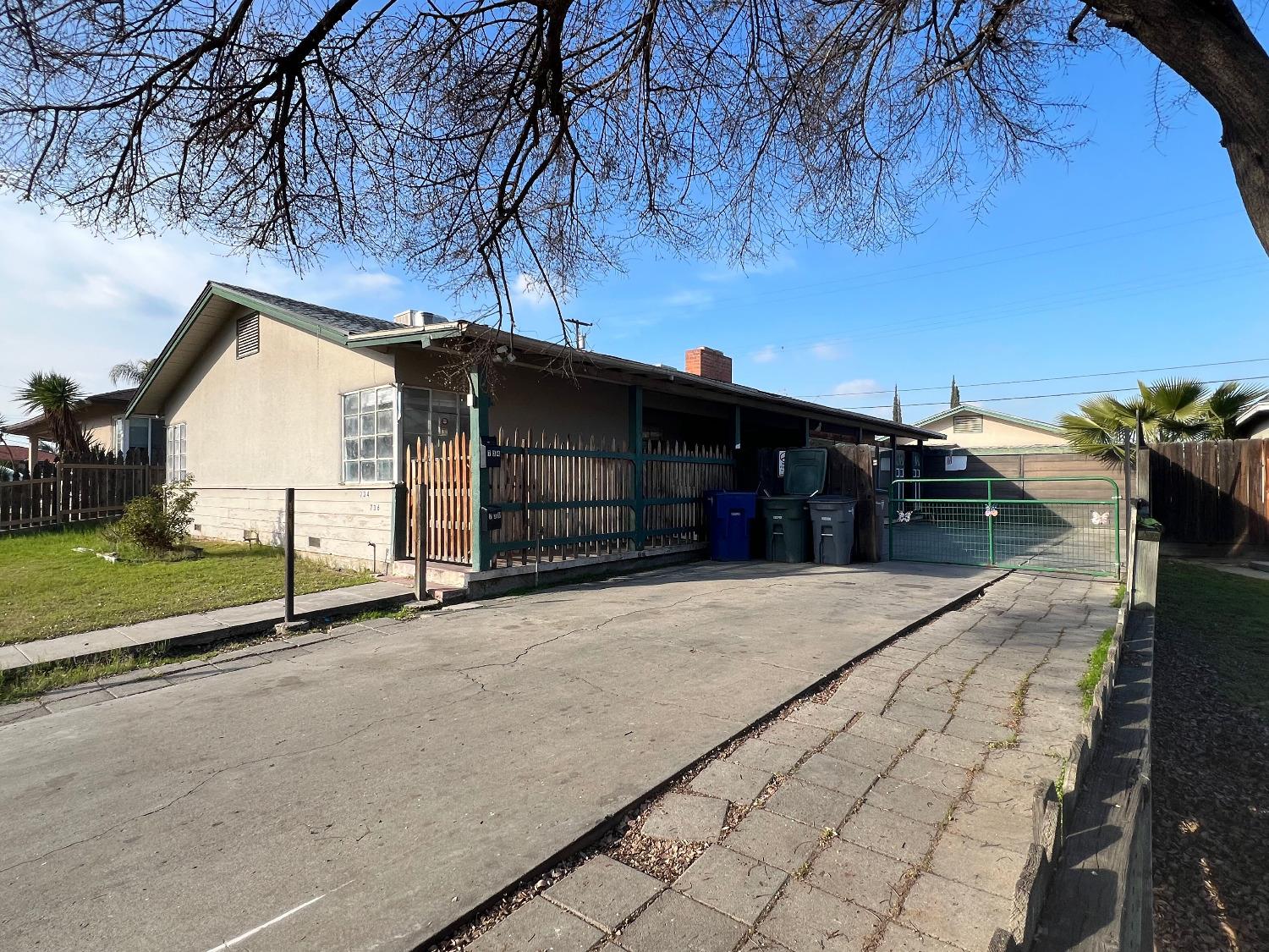 734 W Hammond Ave, Fresno, CA 93728