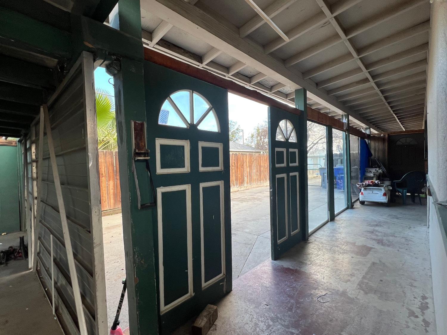 734 W Hammond Ave, Fresno, CA 93728