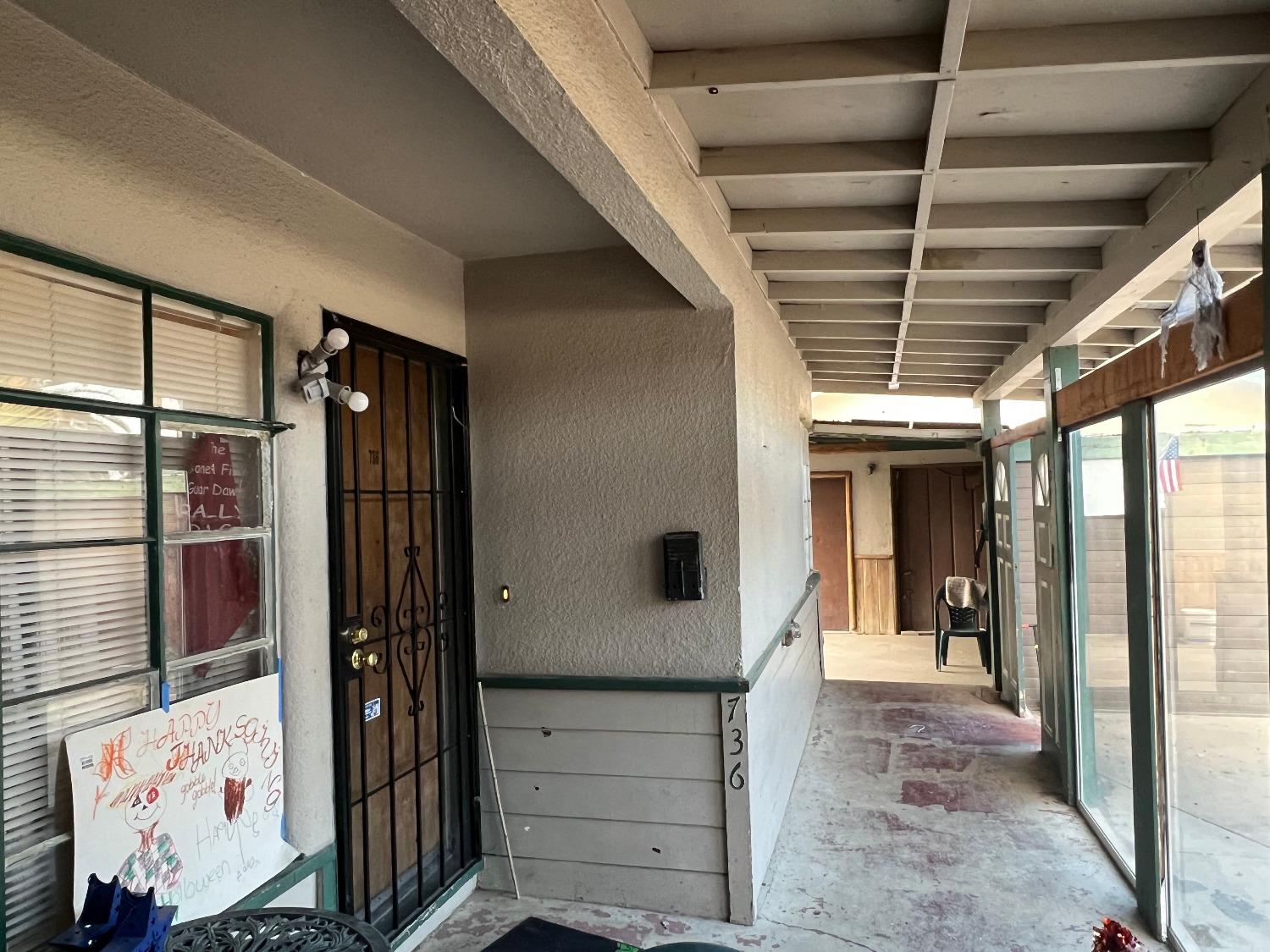 734 W Hammond Ave, Fresno, CA 93728