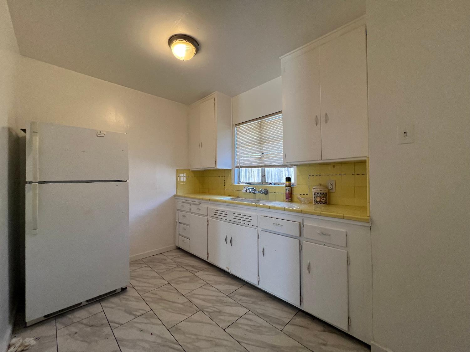 734 W Hammond Ave, Fresno, CA 93728