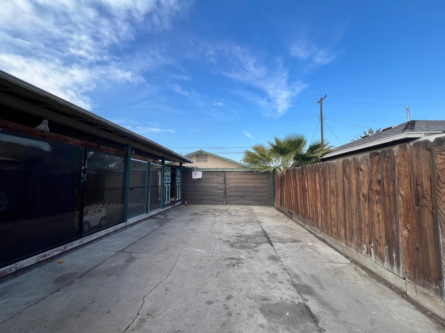 734 W Hammond Ave, Fresno, CA 93728