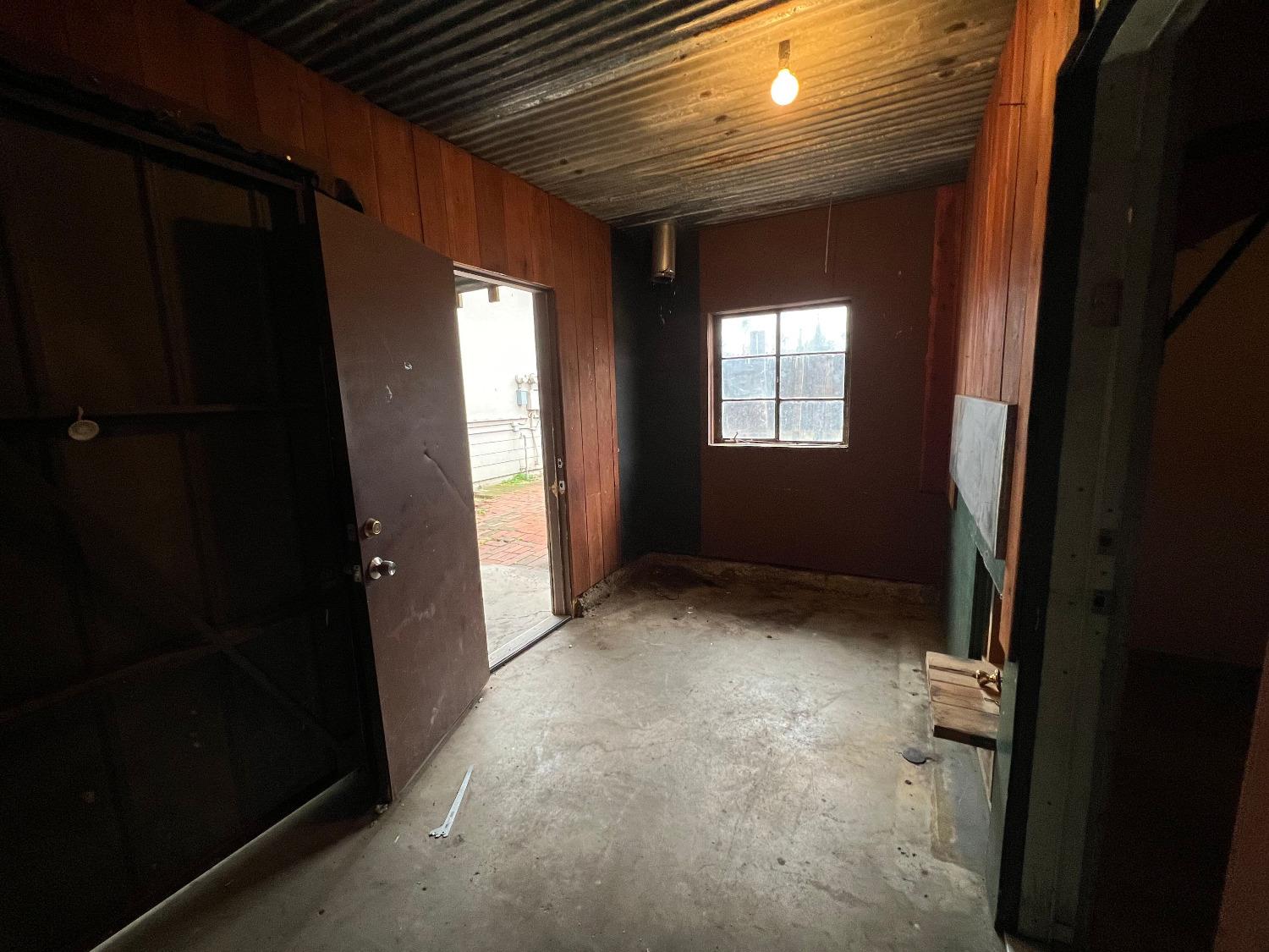 734 W Hammond Ave, Fresno, CA 93728