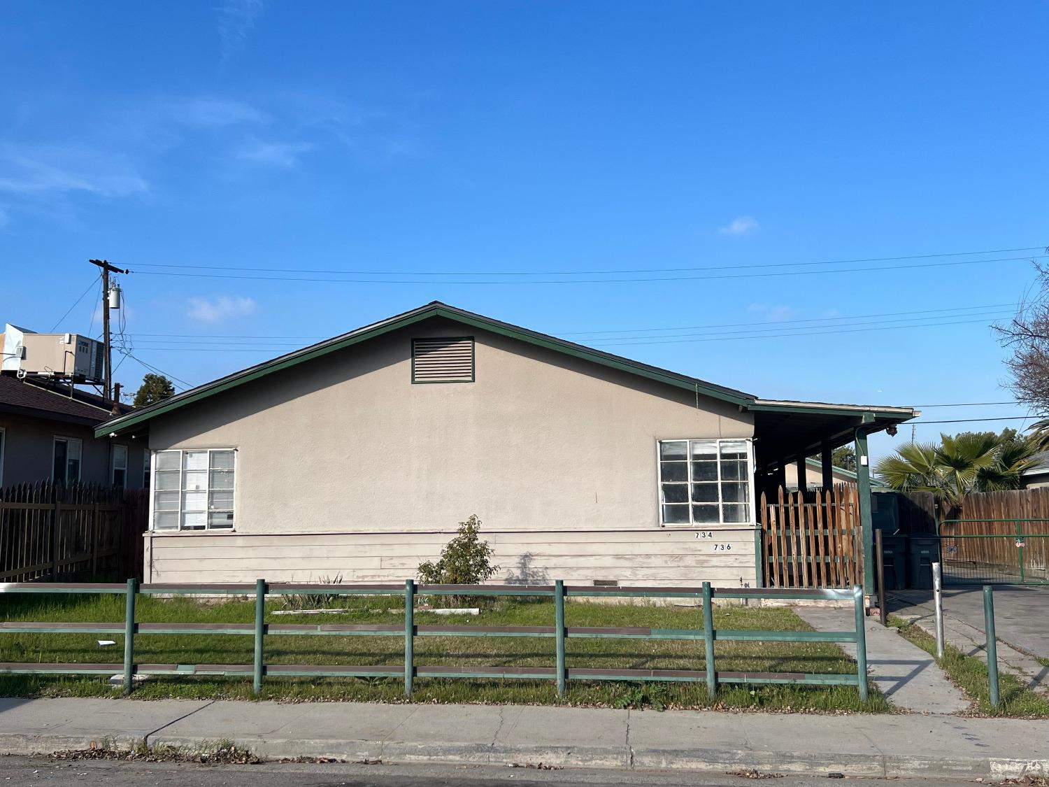 734 W Hammond Ave, Fresno, CA 93728