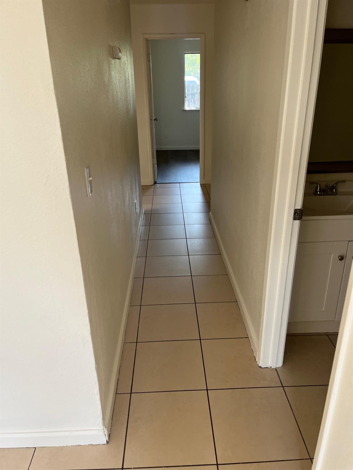 2645 W Robinson Ave, Fresno, CA 93705