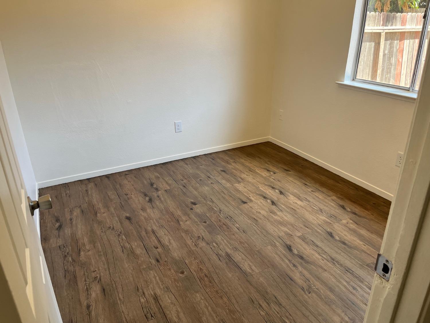 2645 W Robinson Ave, Fresno, CA 93705