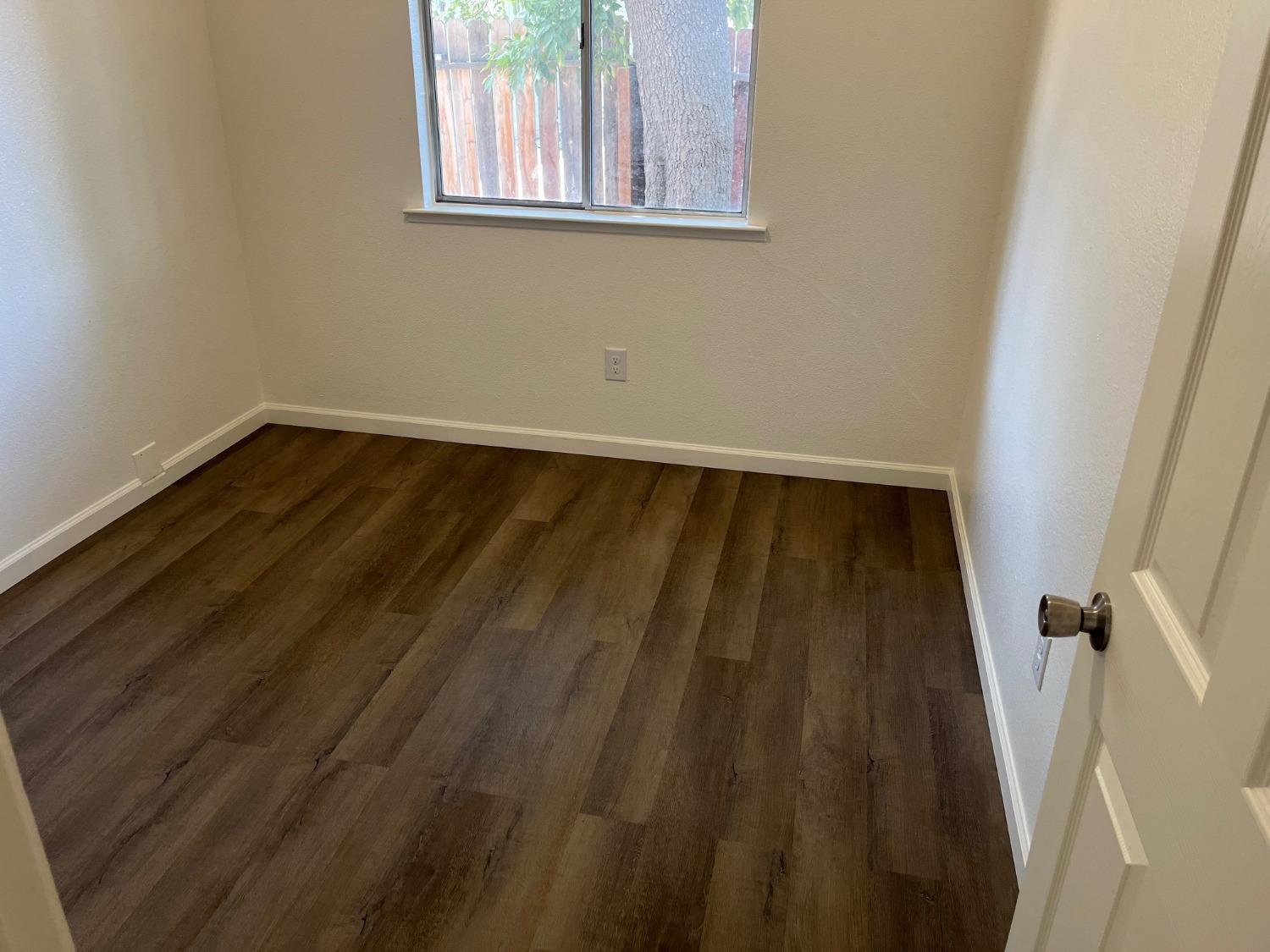 2645 W Robinson Ave, Fresno, CA 93705