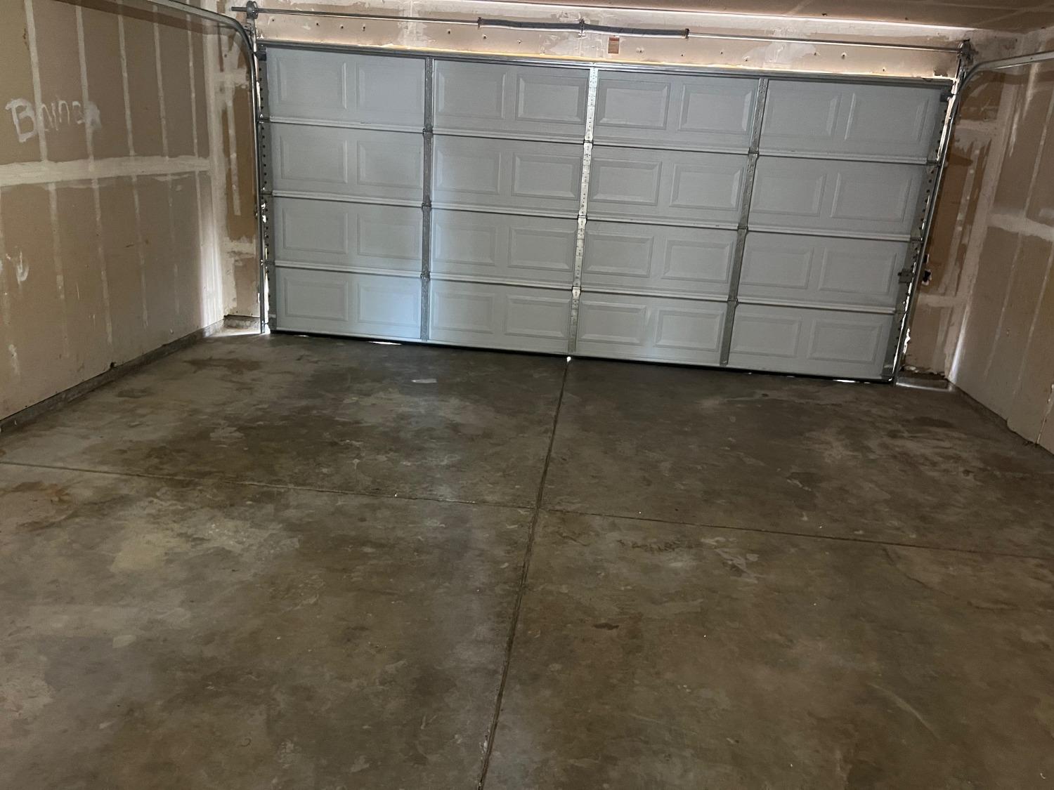 2645 W Robinson Ave, Fresno, CA 93705