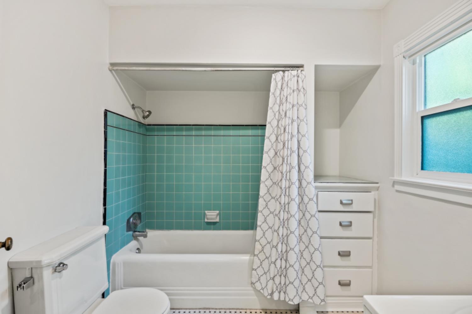 1311 N Van Ness Ave, Fresno, CA 93728
