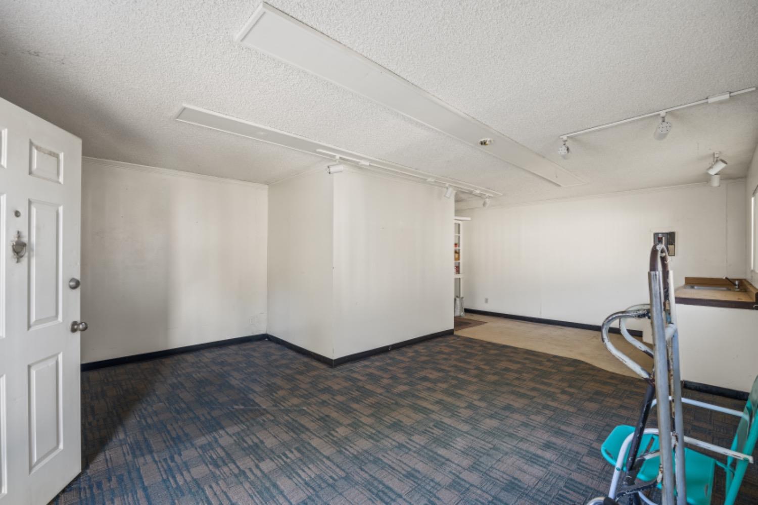 1311 N Van Ness Ave, Fresno, CA 93728