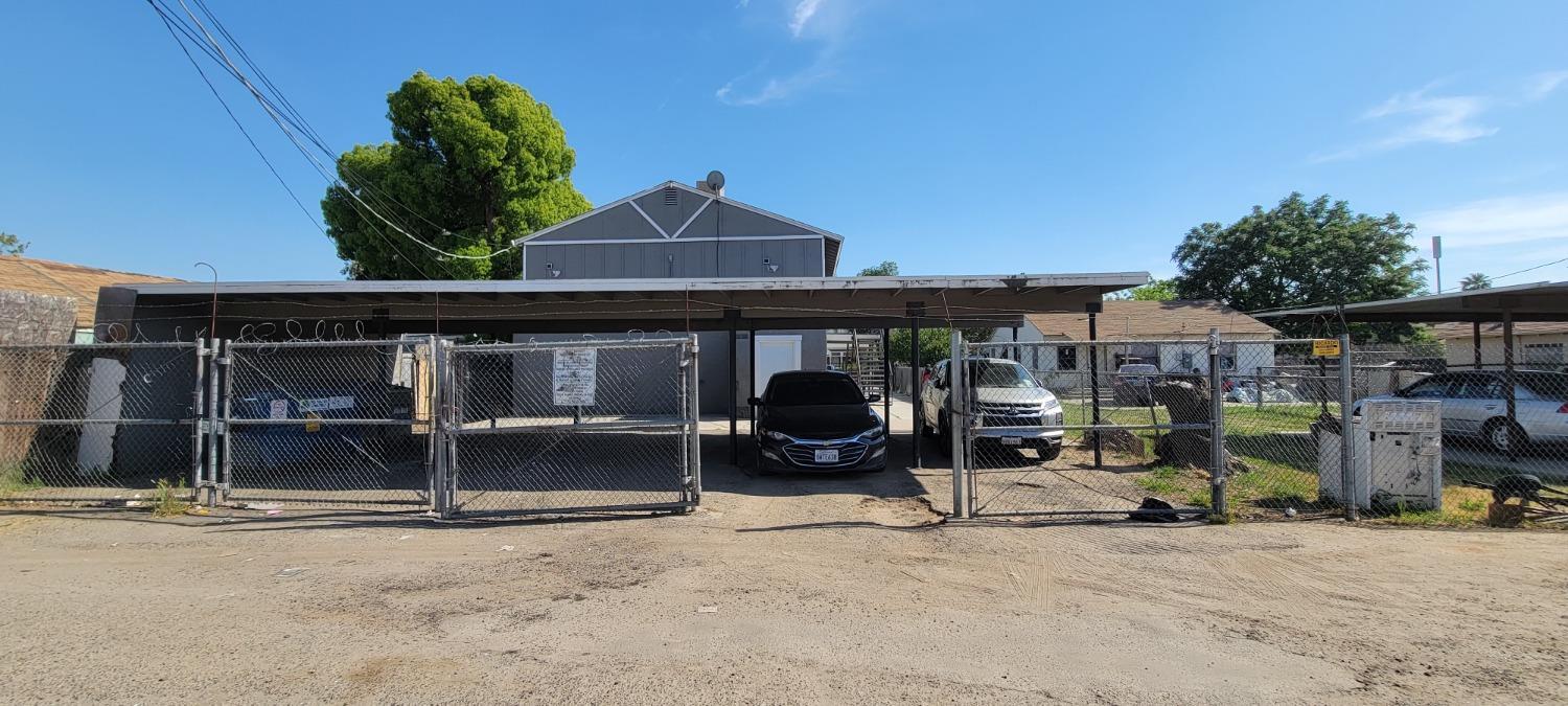 2025 E White Ave, Fresno, CA 93701