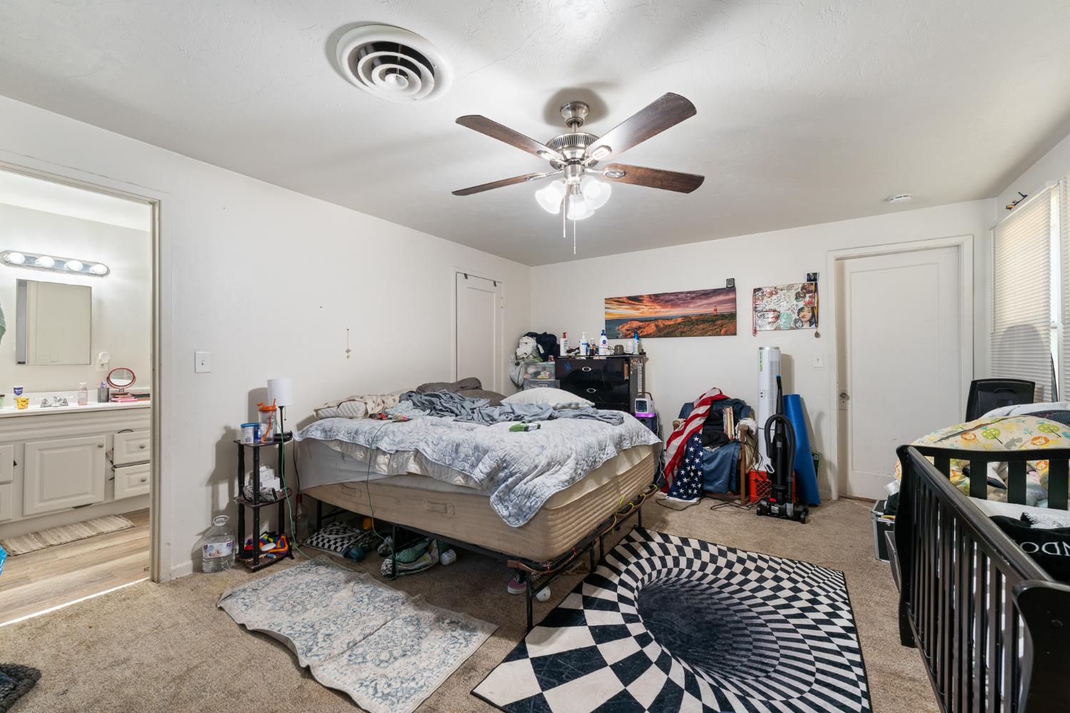 745 E La Sierra, Fresno, CA 93728