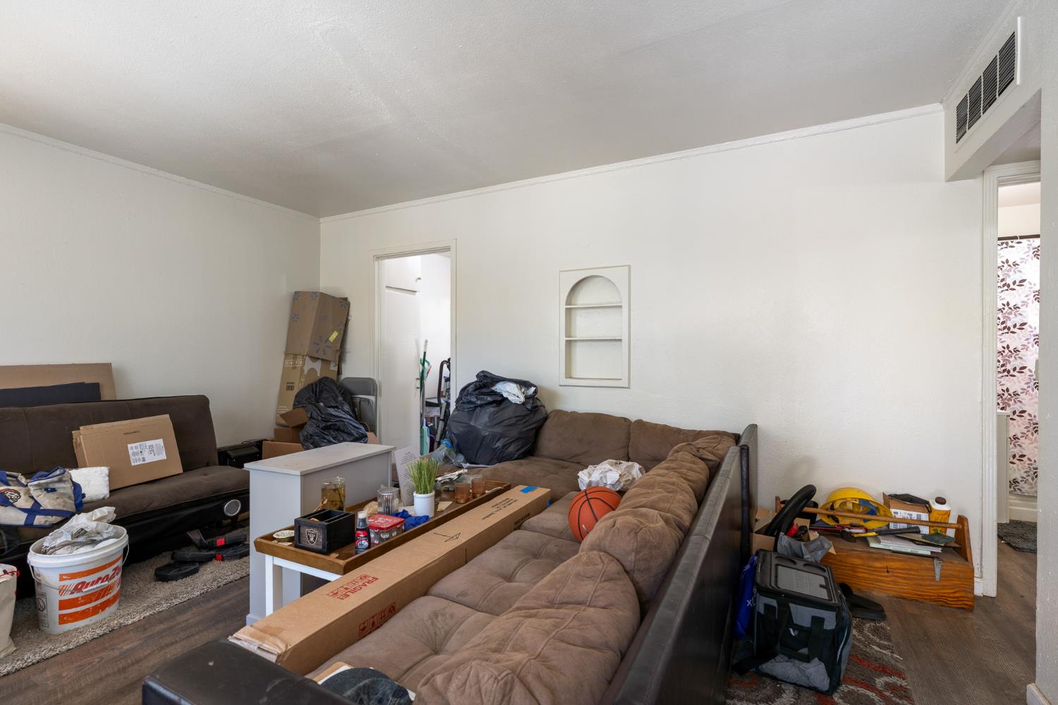 745 E La Sierra, Fresno, CA 93728