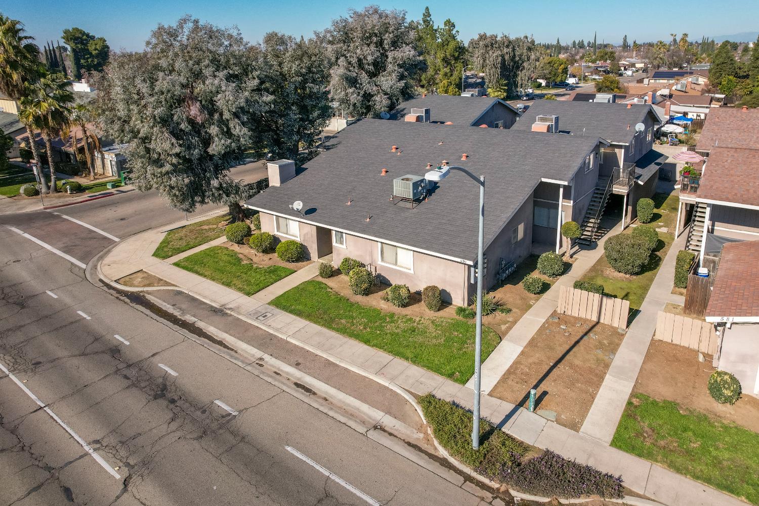 591 W Ashlan Ave, Clovis, CA 93612