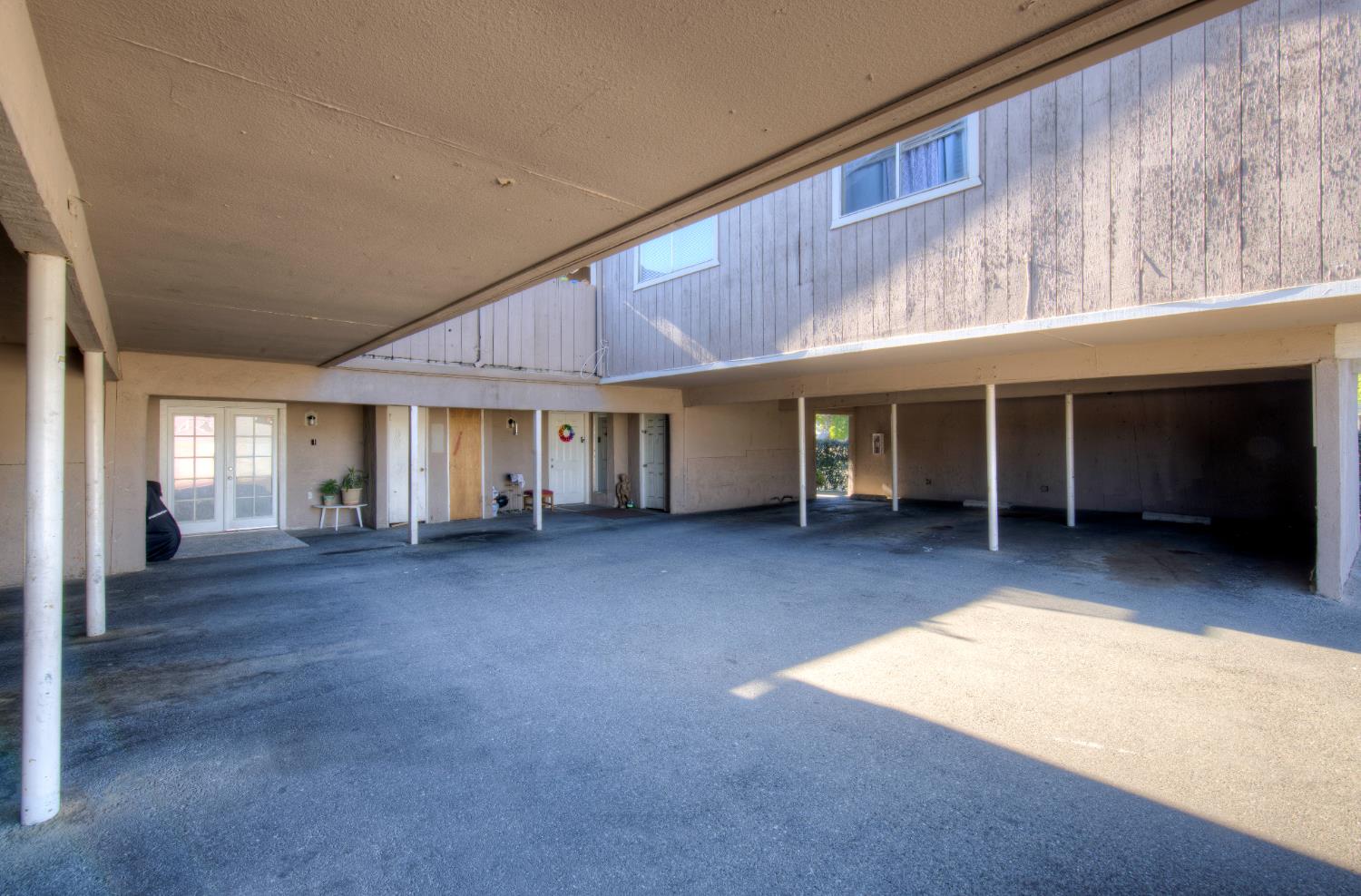 591 W Ashlan Ave, Clovis, CA 93612