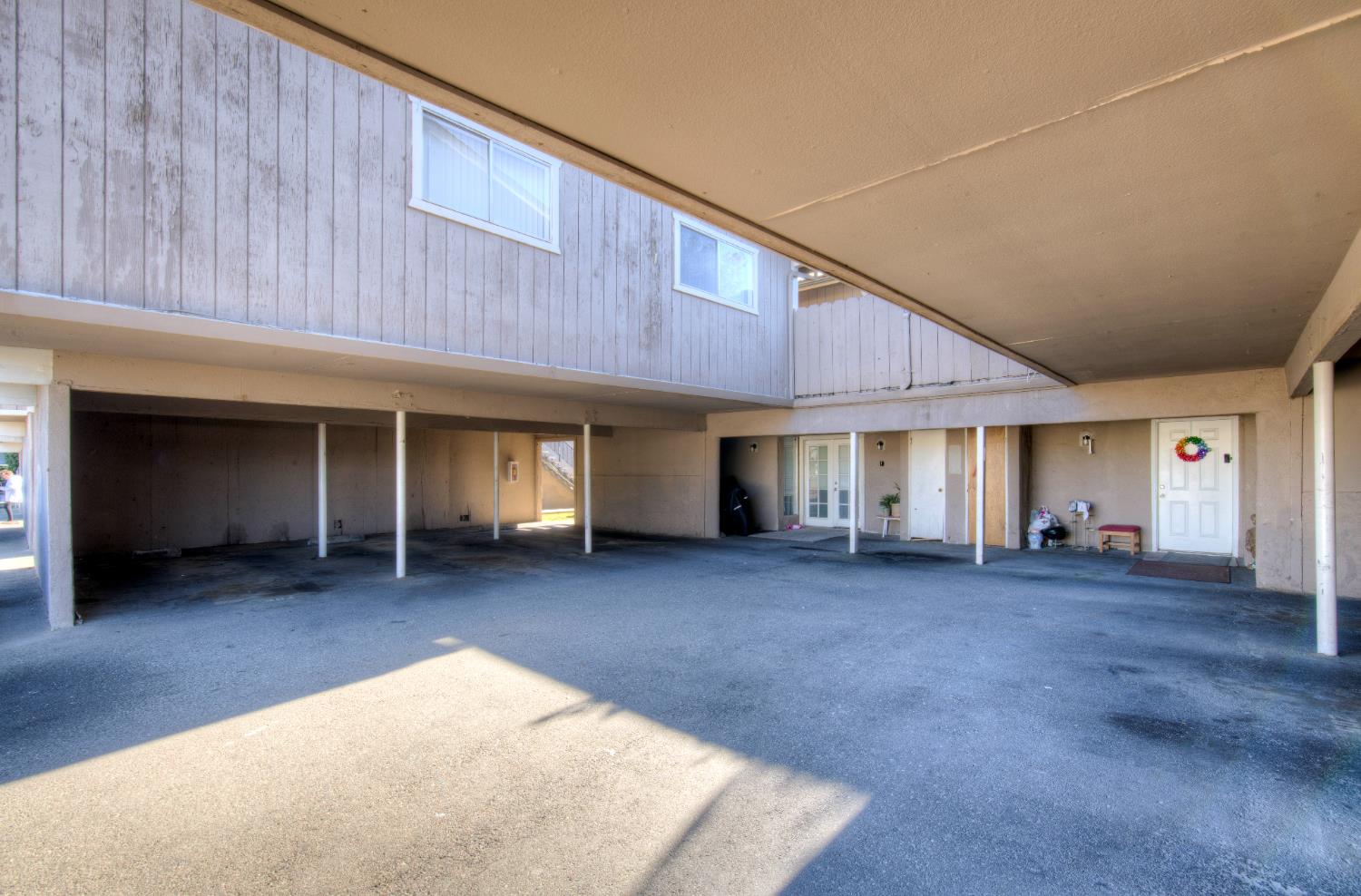591 W Ashlan Ave, Clovis, CA 93612