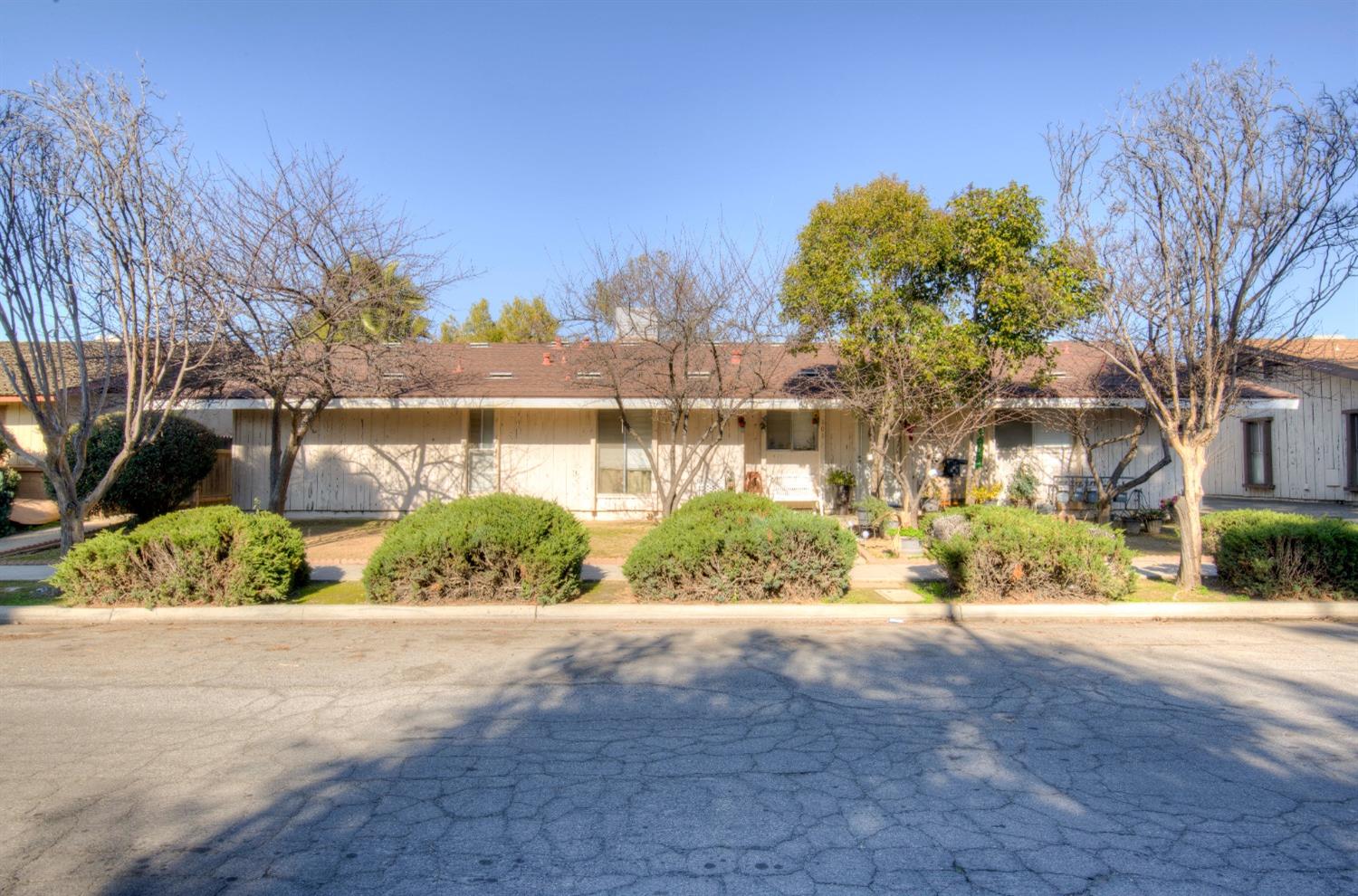 464 E Calimyrna Ave, Fresno, CA 93710