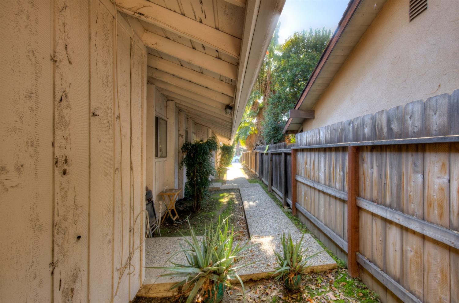 464 E Calimyrna Ave, Fresno, CA 93710