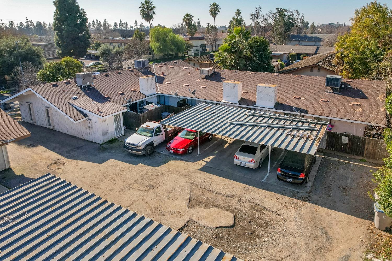 464 E Calimyrna Ave, Fresno, CA 93710