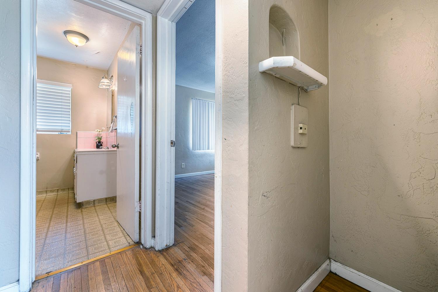 2414 N 1st St, Fresno, CA 93703