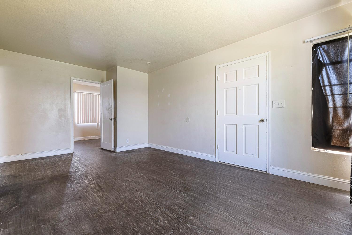 2414 N 1st St, Fresno, CA 93703