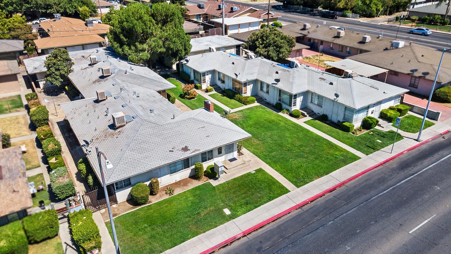 2414 N 1st St, Fresno, CA 93703