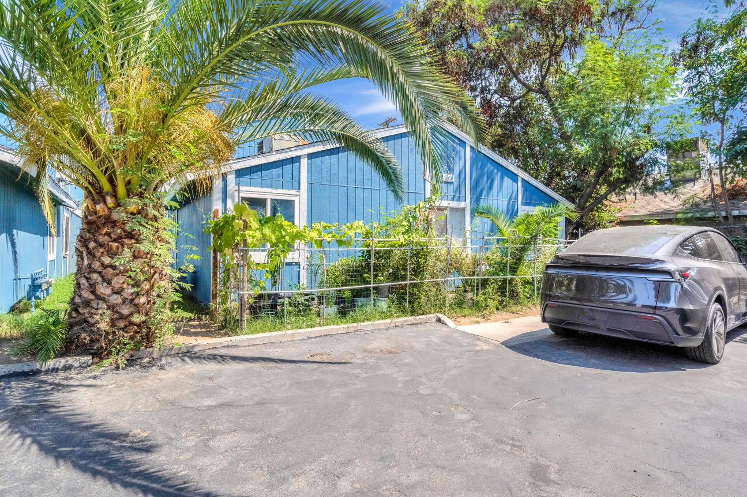 1636 B St, Fresno, CA 93706