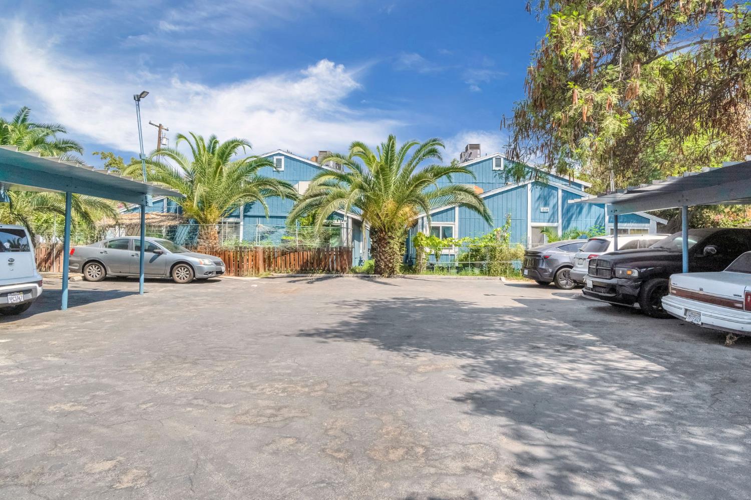 1614 B St, Fresno, CA 93706