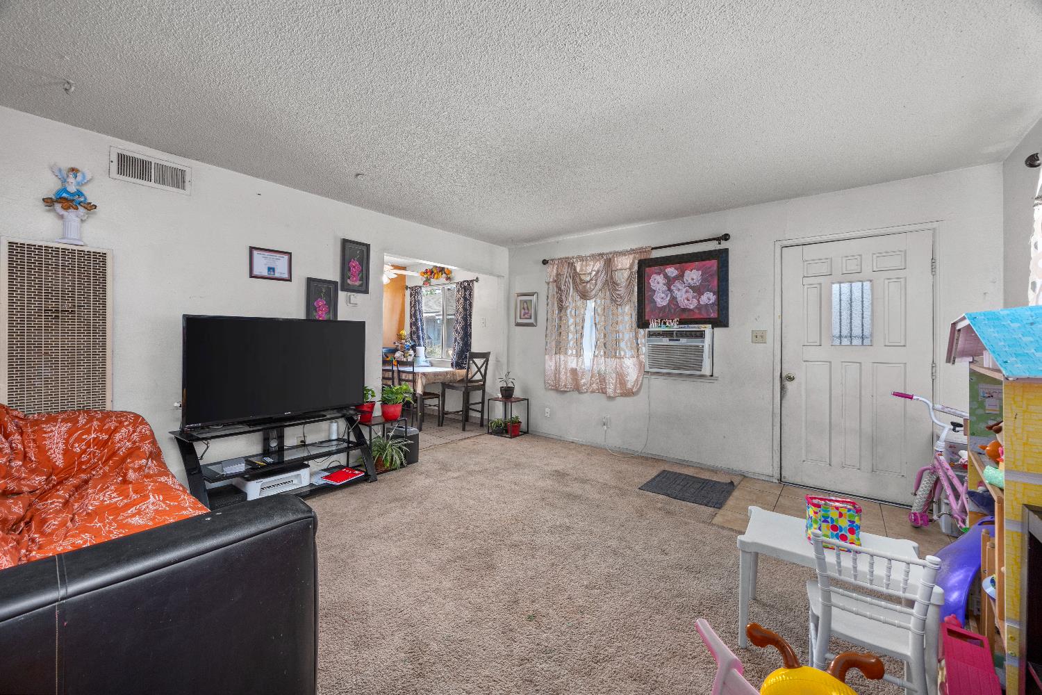 3626 E Lowe Ave, Fresno, CA 93702