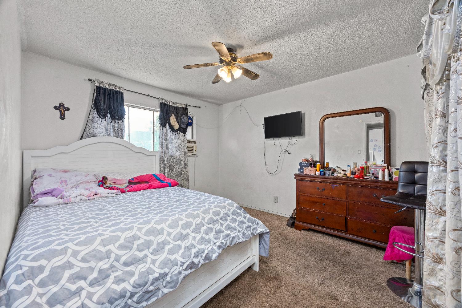 3626 E Lowe Ave, Fresno, CA 93702