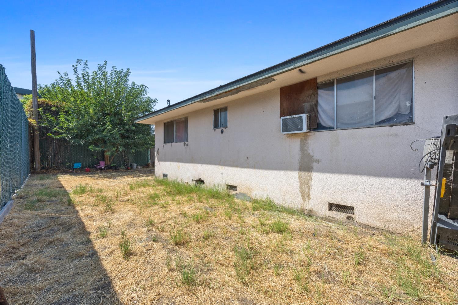 3626 E Lowe Ave, Fresno, CA 93702