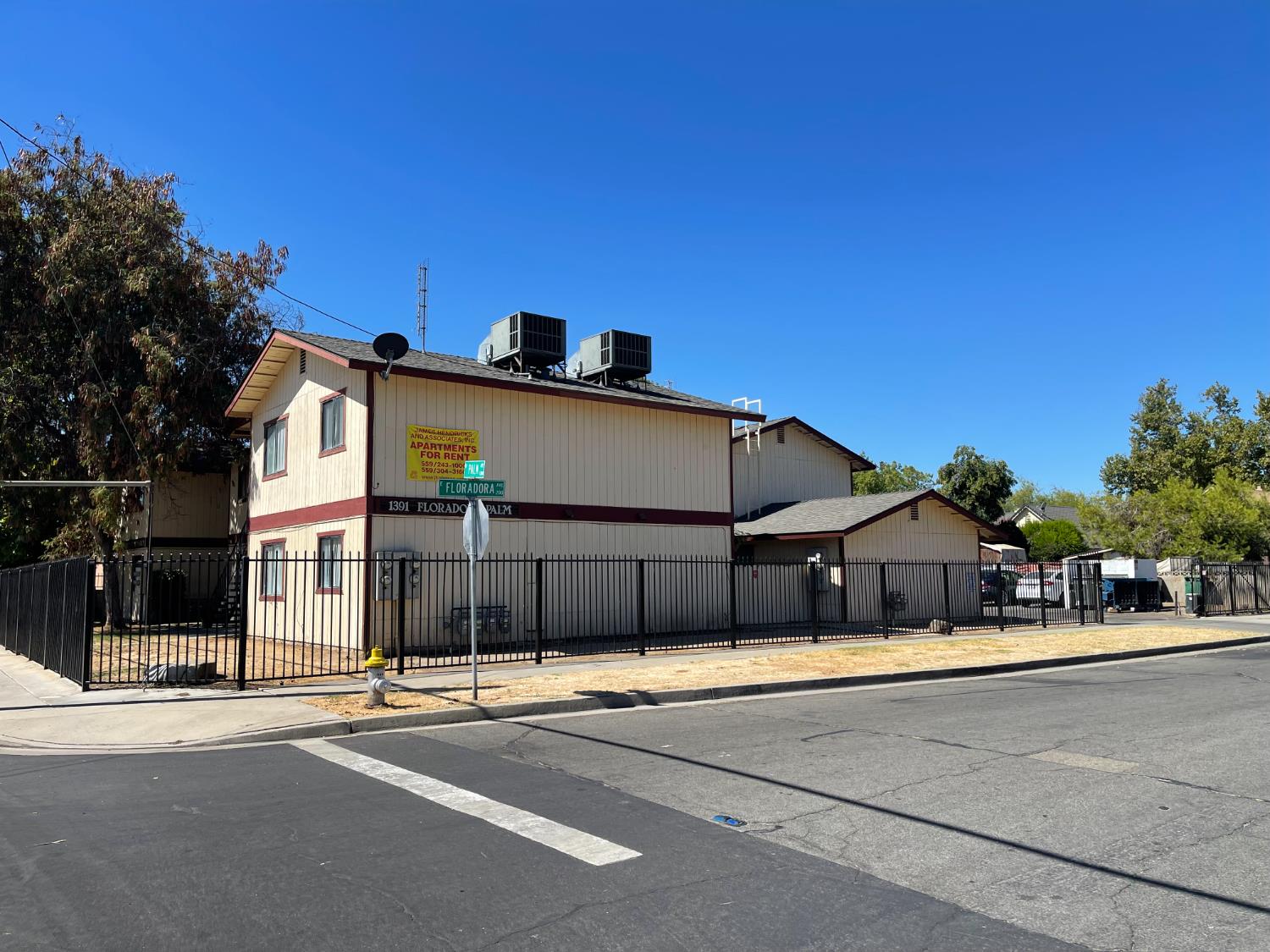 1391 N Palm Ave, Fresno, CA 93728