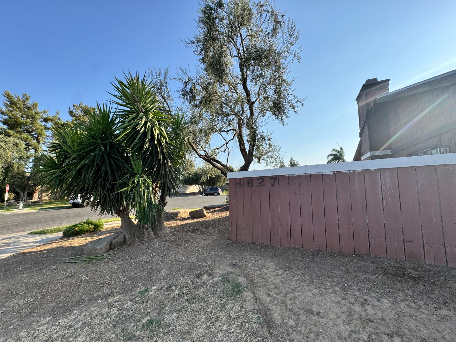 4627 N Emerson Ave, Fresno, CA 93722