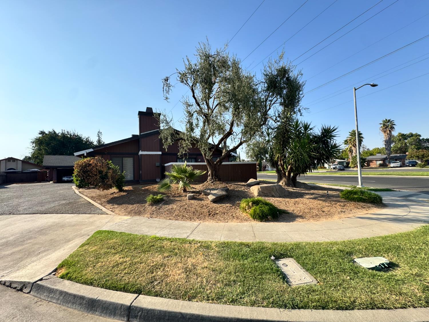 4627 N Emerson Ave, Fresno, CA 93722