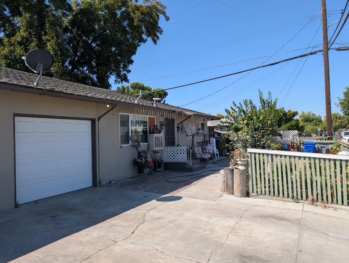 3140 E Weldon Ave, Fresno, CA 93703