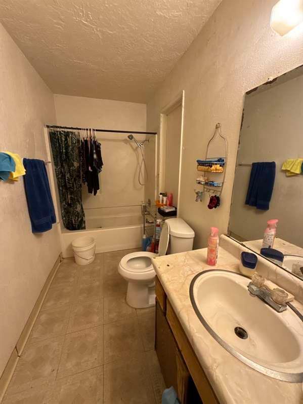 5023 E Lane Ave, Fresno, CA 93727
