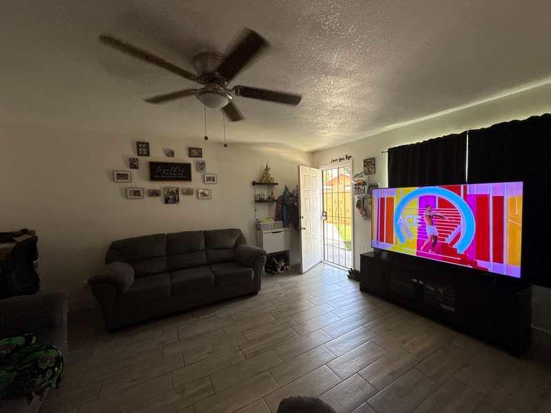 5023 E Lane Ave, Fresno, CA 93727