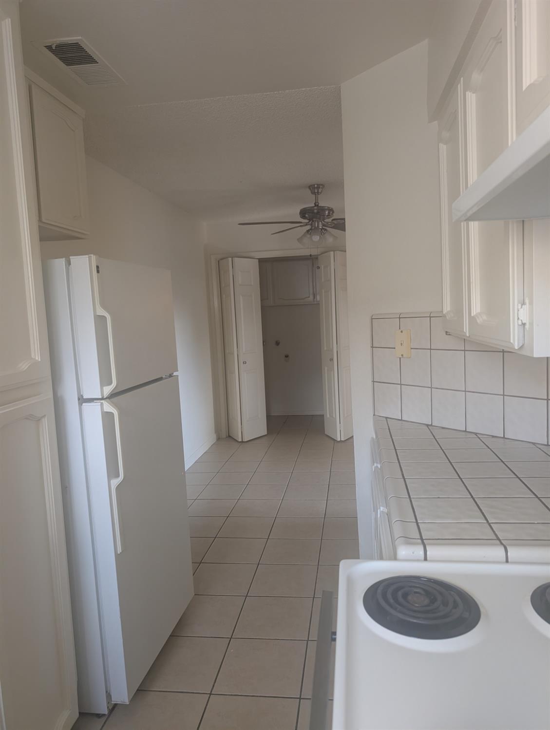 570 W Escalon Ave, Clovis, CA 93612