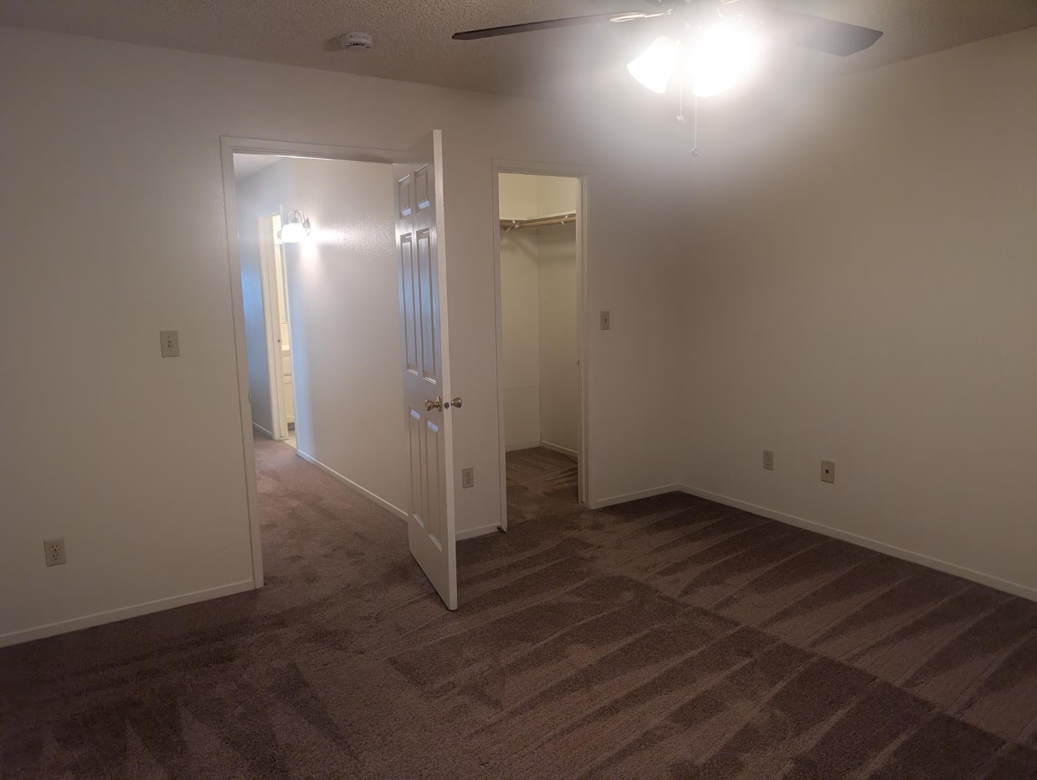 570 W Escalon Ave, Clovis, CA 93612