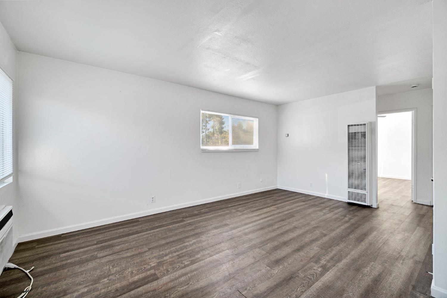 1409 E Cambridge Ave, Fresno, CA 93704